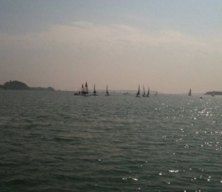  Entrenamiento grupal en el lago 